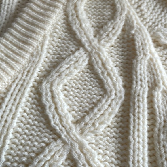 Vintage 100% acrylic 1970s chunky knit cream coloured sweater size small - Picture 7 of 14